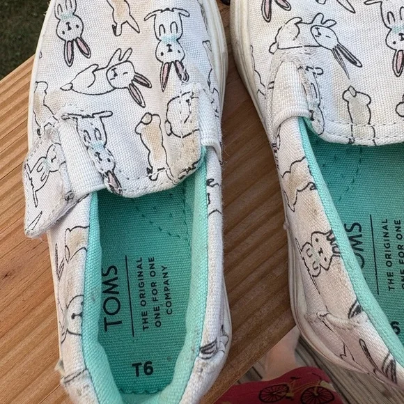 Kids Bunny Print Tom’s Slip-On Shoes - White - Picture 4 of 4